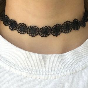 Choker necklace